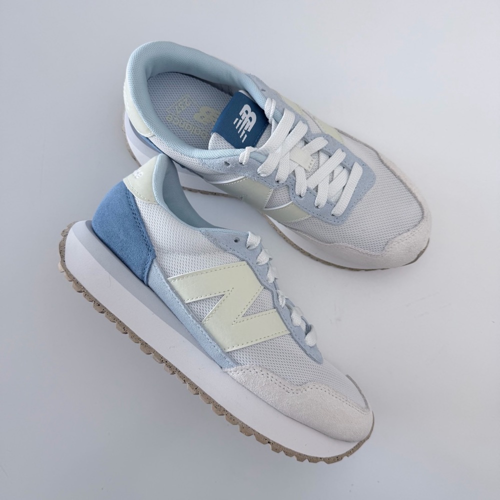 NWOT New Balance Women's 237 Sneaker Size 6.5 - Picture 2 of 11